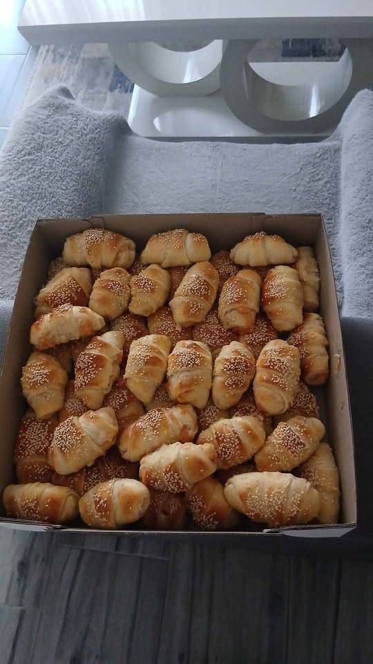 Domace pite,torte,kolaci,kiflice, slani i slatki rolati