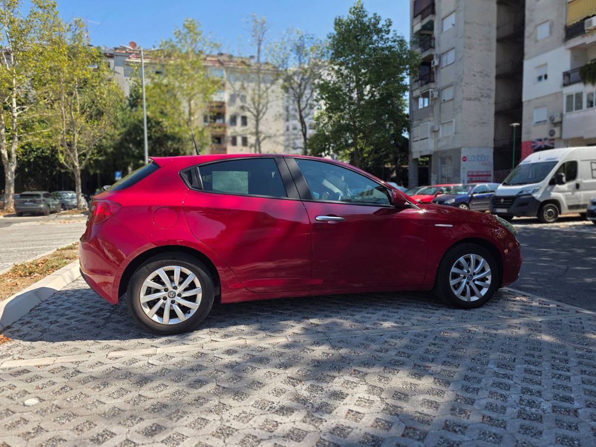 Prodajem Alfa Romeo Giulietta