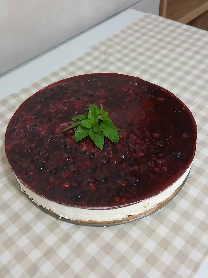 Domace pite,torte,kolaci,kiflice, slani i slatki rolati