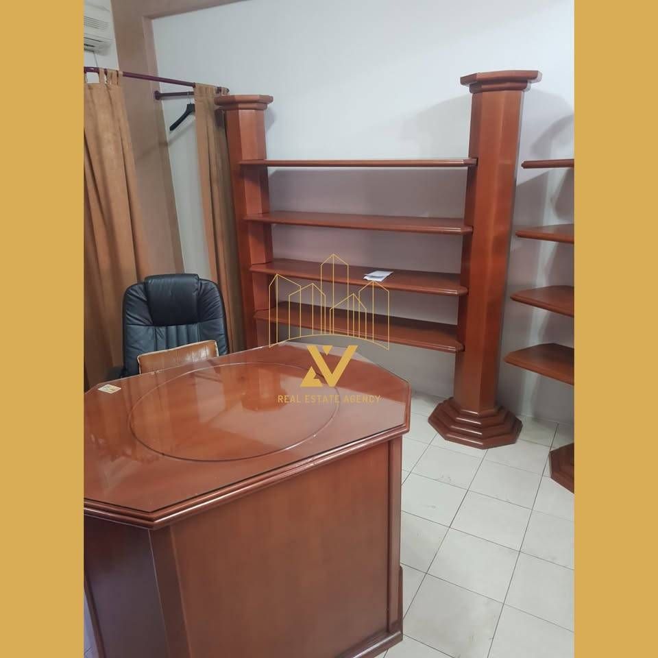 Izdaje se poslovni prostor u City Centru "MODA", Nikšić